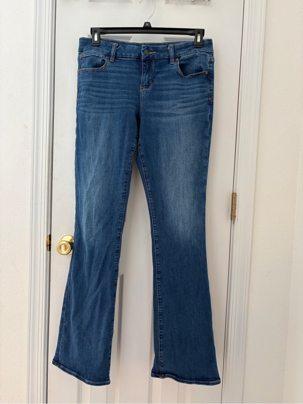 American Eagle Outfitters Medium Blue Curvy Kick Boot Jeans